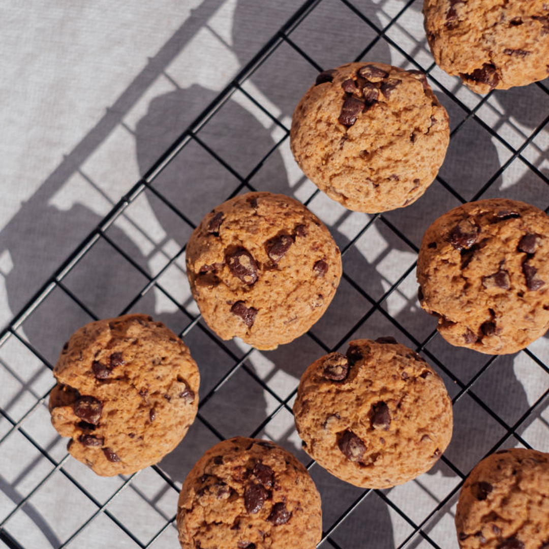 Wisefoods | Dark Choc Chip 4.5 Health Star rated, allergy-friendly and plant-based Wise Cookies - front label